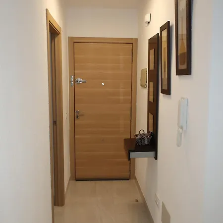 Апартаменты V